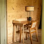 بيت للعطل Poli Resort, Calme Et Haut-de-gamme Au Sommet