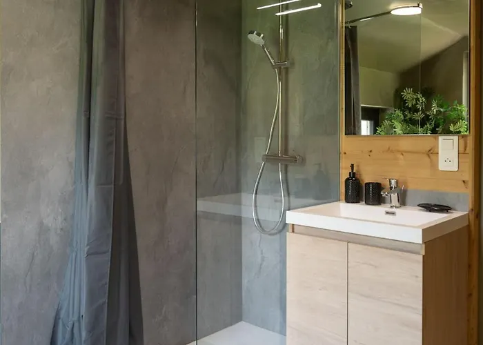 Poli Resort, Calme Et Haut-de-gamme Au Sommet *